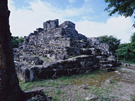 Tall House at San Gervasio Ruins - san gervasio mayan ruins,san gervasio mayan temple,mayan temple pictures,mayan ruins photos